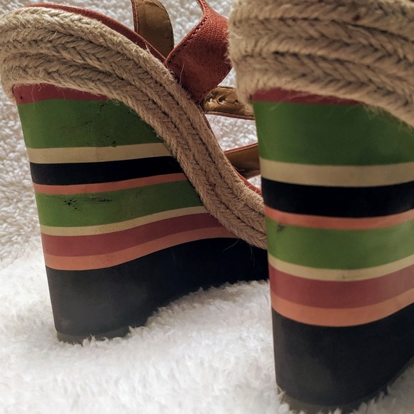 Nine West Vintage Collection wedge sandals. - Picture 5 of 5